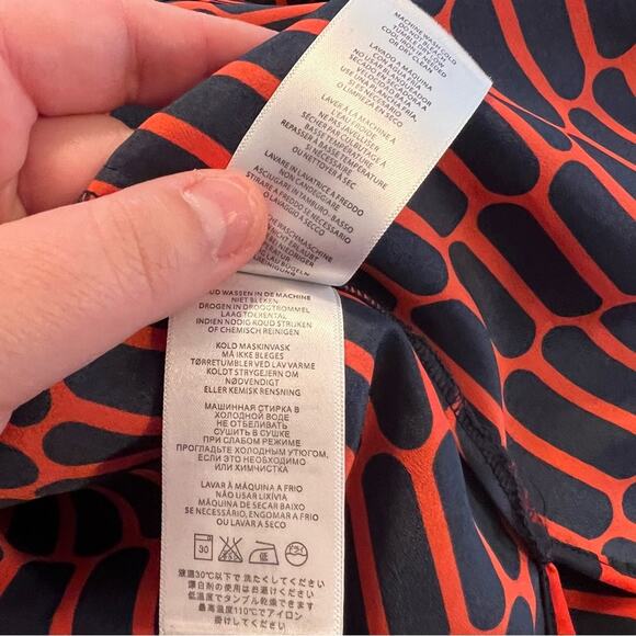 Michael Michael Kors Sleeveless Top w/ Hidden Buttons Size 6 Red Dark Blue - Picture 8 of 10